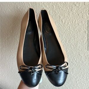 Michael Kors Melody Two-Tone Ballet Flat black and tan beige logo bow tie sz 7.5